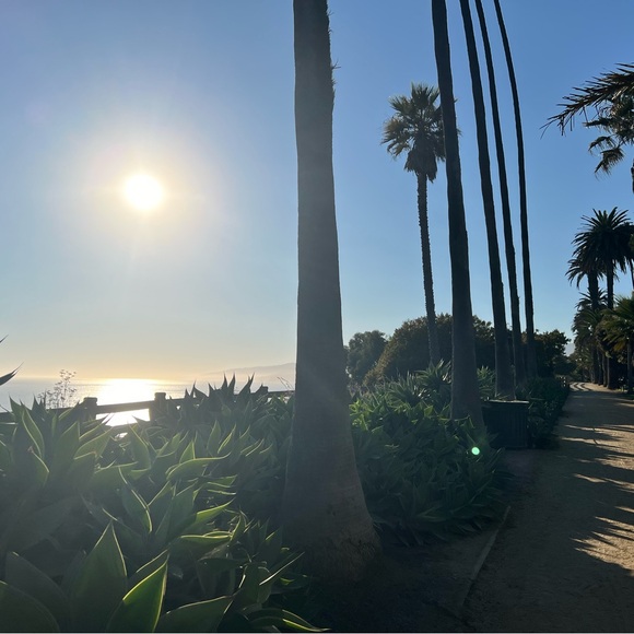 Meet your Posher, Jennifer - Picture 1 of 1